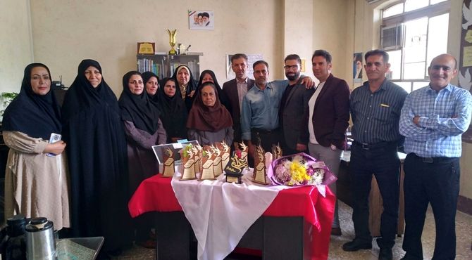جشن تجلیل از معلمان صبوری که نسل آینده ایران را تربیت می‌کنند