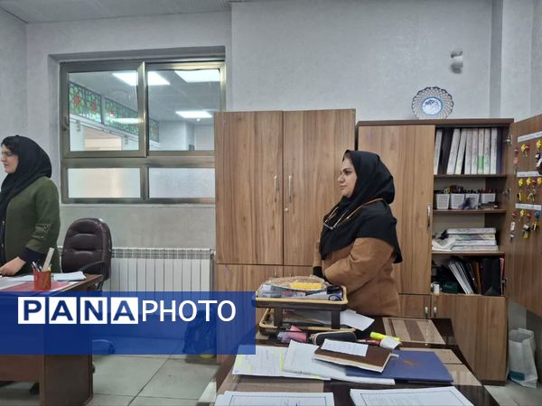 بازدید رئیس آموزش‌ و پرورش ناحیه ۲ از دبیرستان رحمت آیین یک