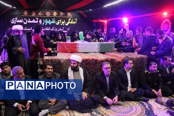 وداعی غم‌انگیز با شهید گمنام در نورآباد