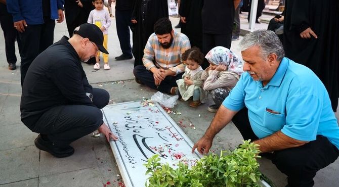 حضور محمدباقر قالیباف بر مزار شهدای تهاجم رژیم صهیونیستی