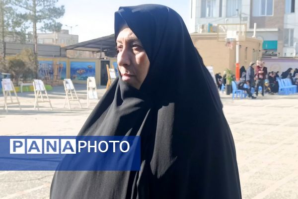 برپایی نمایشگاه "مادرم فاطمه" در دبیرستان مهر نیشابور