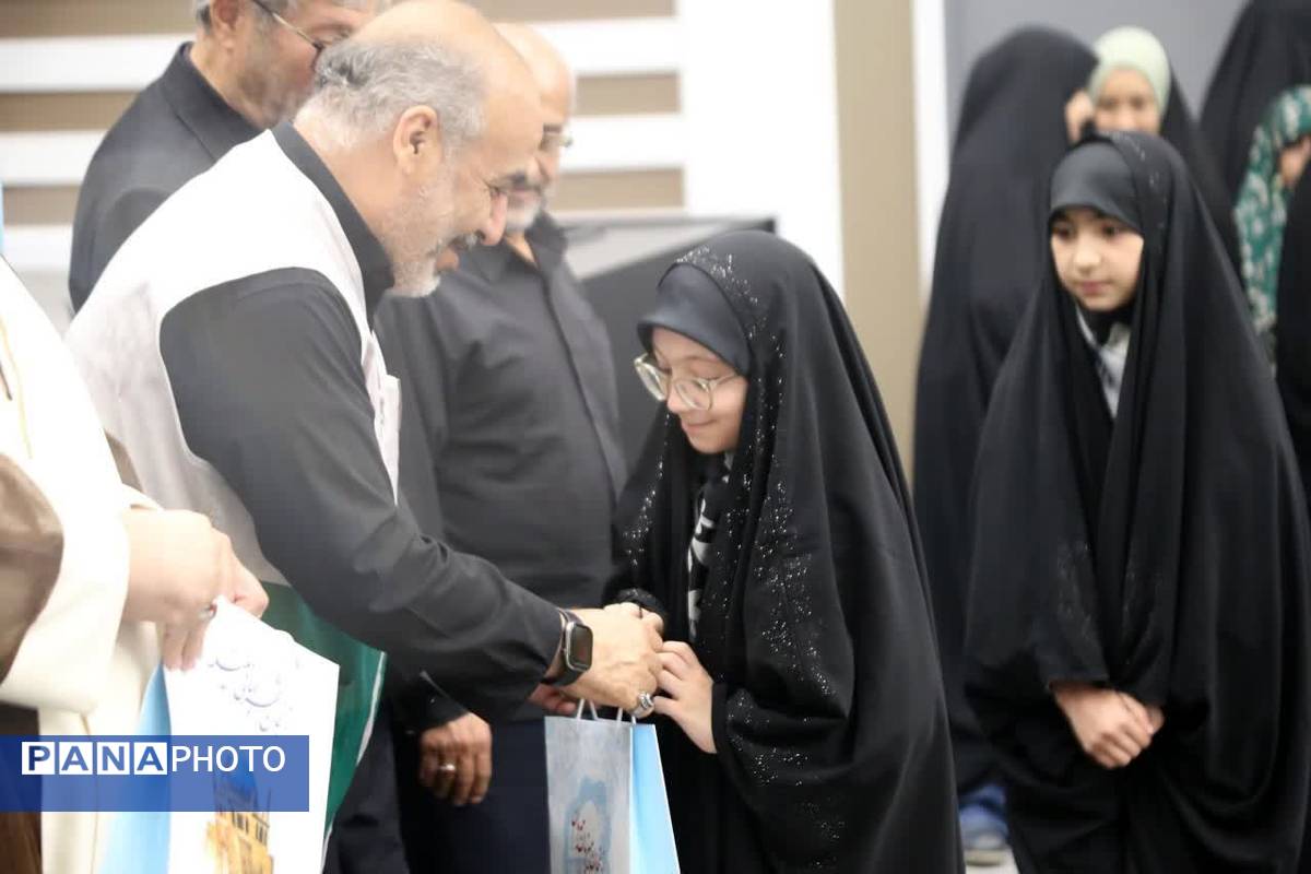 برگزاری آیین شکرانه خدمت کانونهای خدمت رضوی استان زنجان