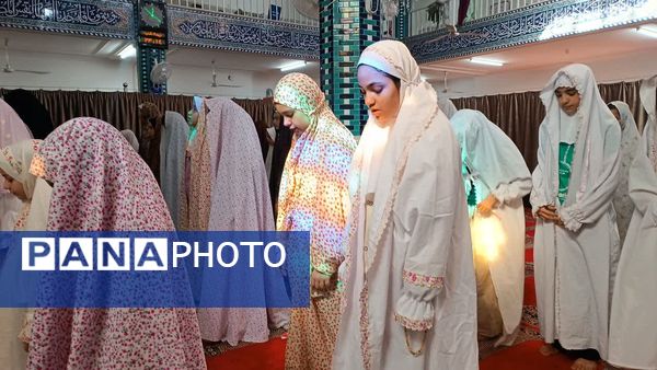 جماعت در اعتکاف دانش‌آموزی، طعم شیرین بندگی