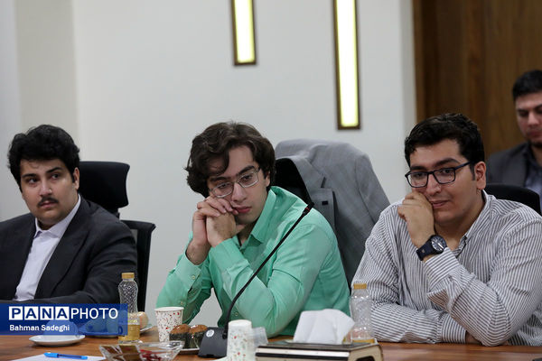 نشست صمیمی وزیر آموزش و پرورش با مدال آوران المپیادهای جهانی
