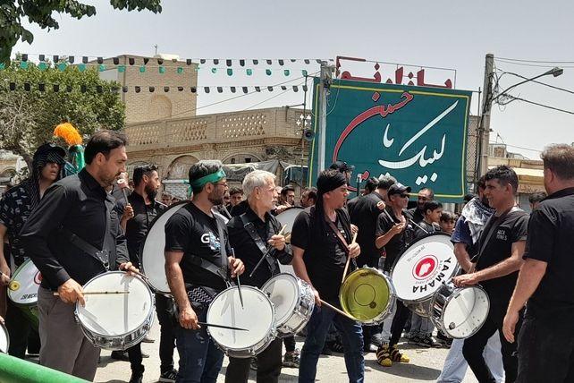 جلوه هایی از سوگواری سیدالشهدا در خیابان سوم خرداد قم