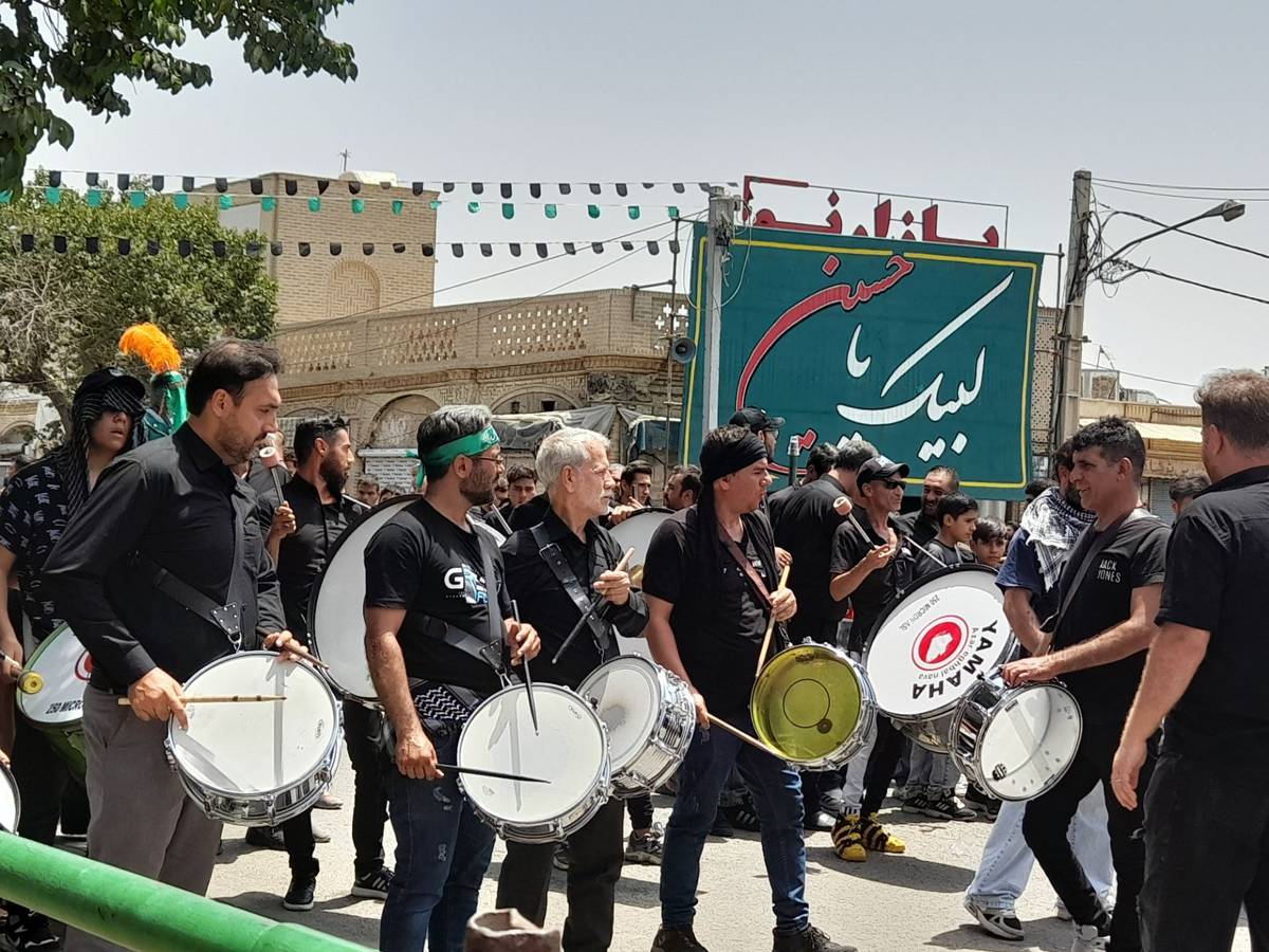 جلوه هایی از سوگواری سیدالشهدا در خیابان سوم خرداد قم