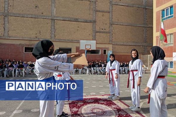 برگزاری المپیاد ورزشی دورن‌مدرسه‌ای در مدرسه حضرت خدیجه(س)بهارستان‌دو