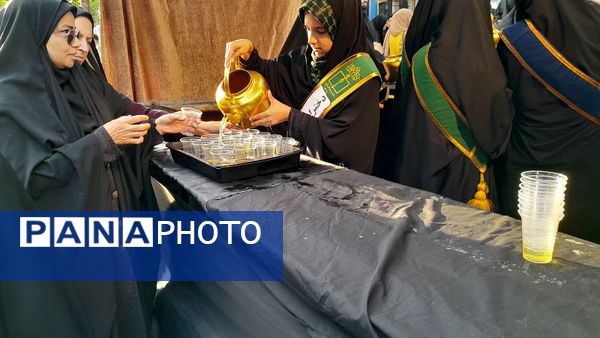 تجمع دانش‌آموزان شهرستان اسفراین در مراسم یادبود شهدای خدمت