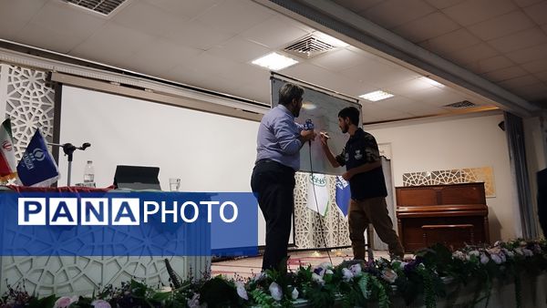 کارگاه خبرنگاری موبایلی با  مدیر عامل خبرگزاری پانا در مشهد 