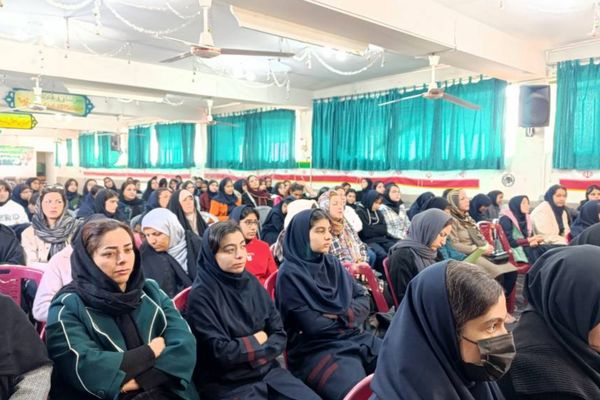 آموزش شیوه‌های افزایش تاب‌آوری در دبیرستان گراشی ناحیه 3 شیراز