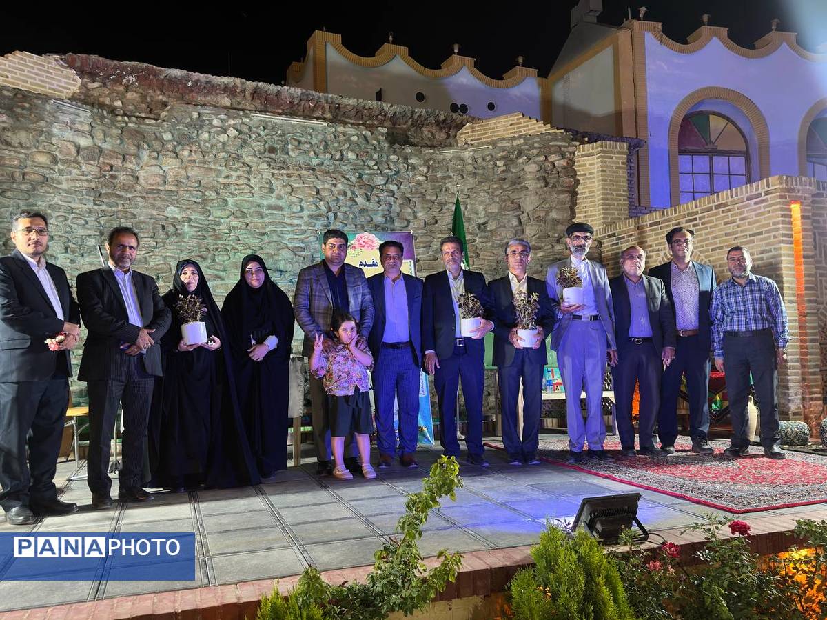 برگزاری آیین تجلیل از آموزش دهندگان تلاشگر نهضت سوادآموزی تربت حیدریه