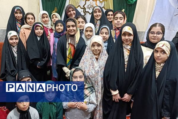 حضور دانش‌آموزان معتکف ناحیه دو شهرری در جلسات بصیرتی