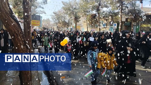 راهپیمایی یوم الله ۲۲ بهمن ماه در شهرستان خلیل‌آباد