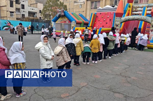 شهربازی مدرسه‌ای در دبستان عمار رباط‌کریم