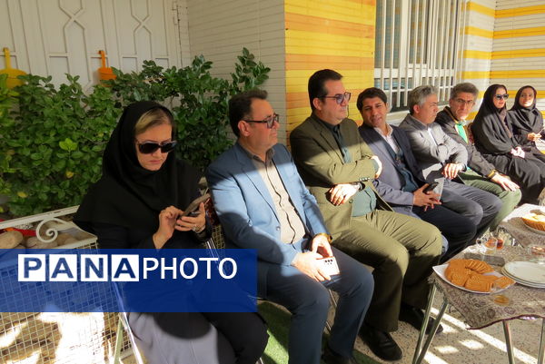 برنامه زنگ ایمنی و ترافیک در مدرسه شهدا فرهنگی دخترانه 