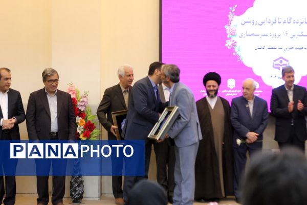 آیین کلنگ‌زنی ۱۶ مدرسه خیرساز در کاشان؛ مشارکت مردمی، حمایت دولتی