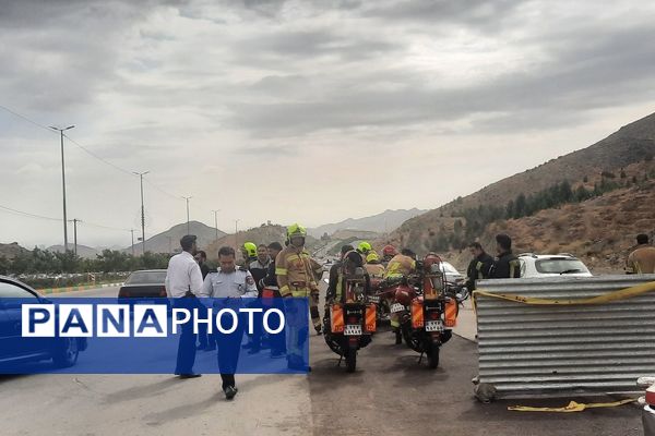 رژه ناوگان خودرویی آتش‌نشانی مشهد 