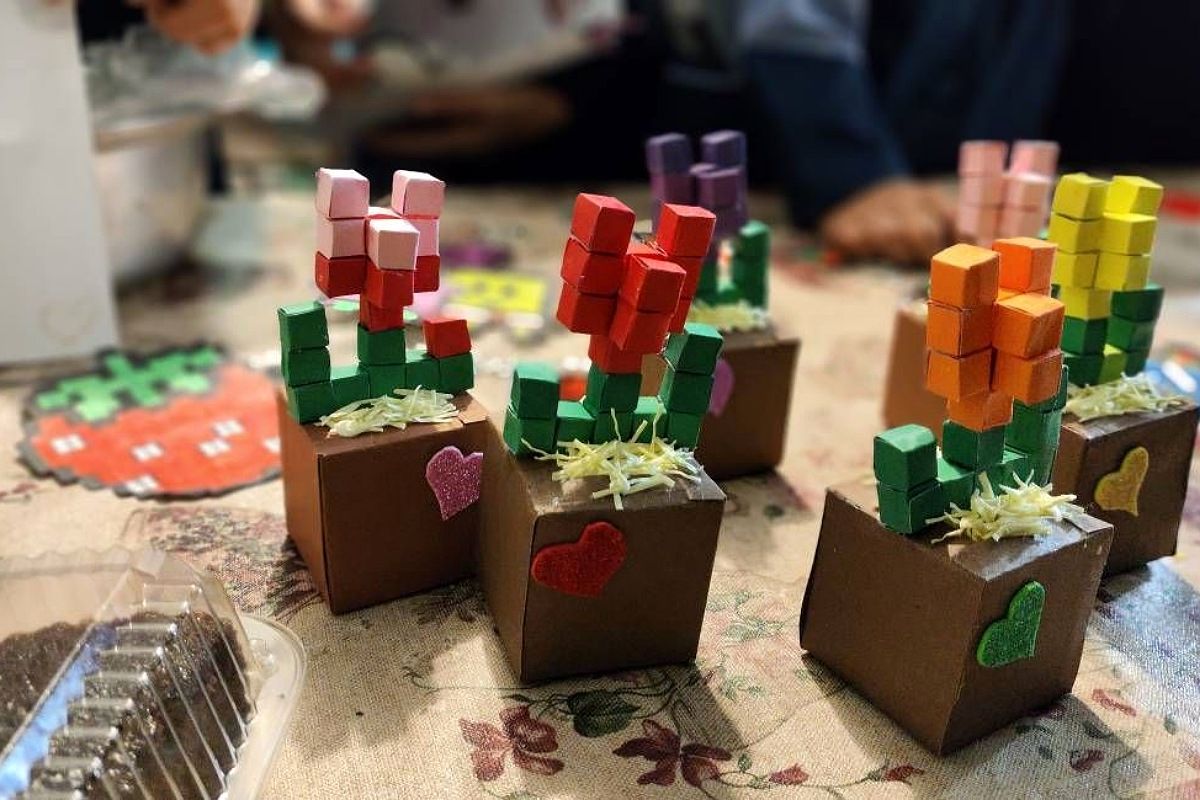 نمایشگاه کسب و کارهای دانش آموزی در دبستان حکمت نبوی ناحیه دو شهرری 