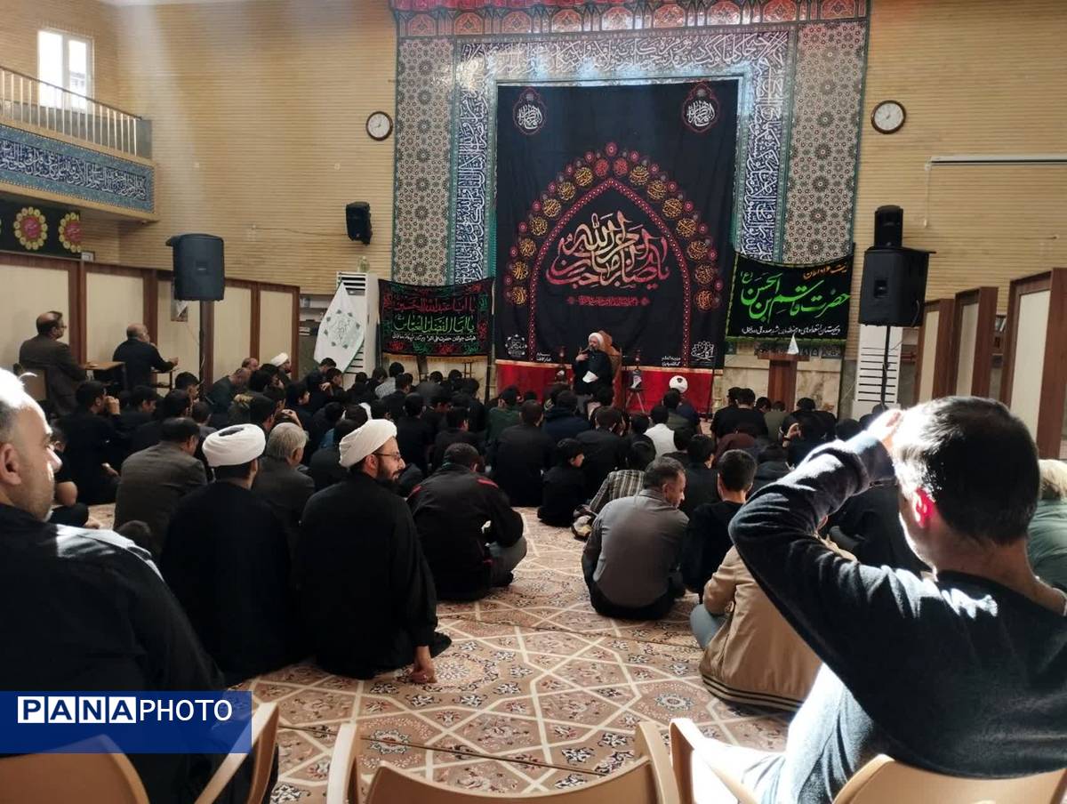 عزاداری هیات‌های دانش‌آموزی در کاظمیه