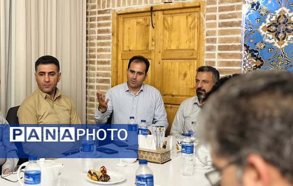 مراسم تجلیل از اصحاب رسانه در شهرستان اشکذر 