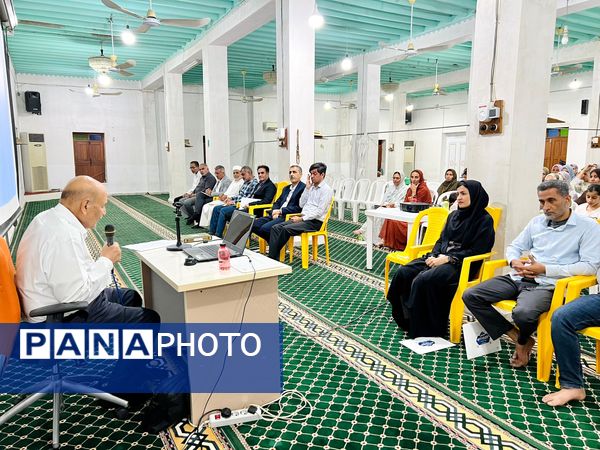 مراسم تجلیل از فرهنگیان بندر گروگ سیریک