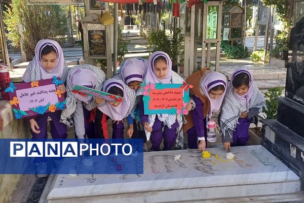 حضور فرمانده بسیج دانش‌آموزی در دبستان آزاده ناحیه 2 شهرری به‌مناسبت هفته بسیج دانش‌آموزی 