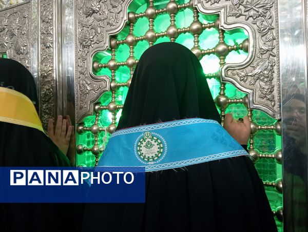 خادمان کوچک، ارادت بی کران