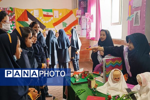 برگزاری نمایشگاه عفاف و حجاب و مشاغل در مدارس ناحیه دو شهرری 