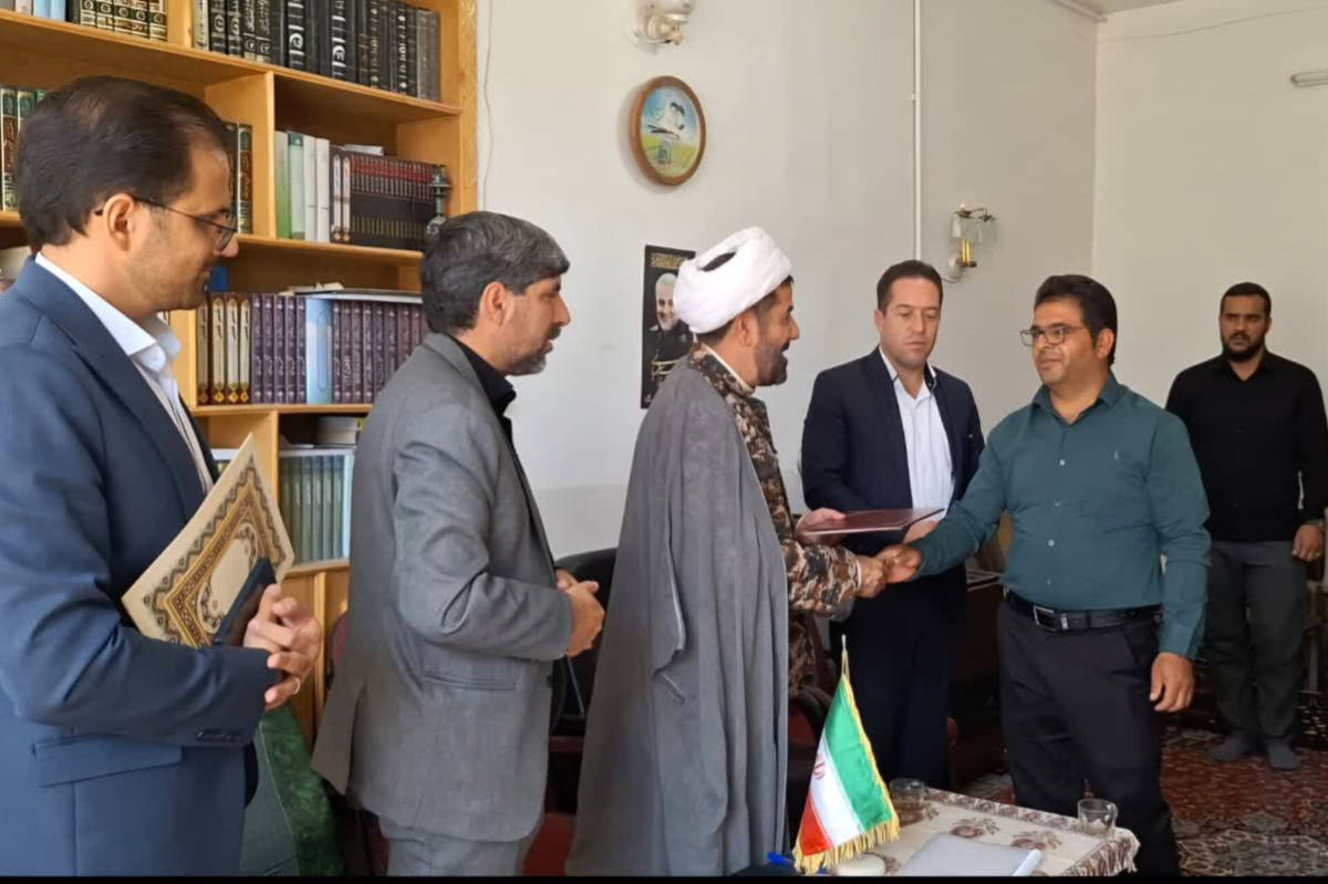باقر نبوی با حفظ سمت به عنوان نماینده آموزش وپرورش آباده در شهر ایزدخواست منصوب شد