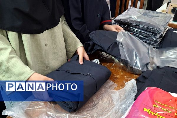 هنرستانی ها در نقش تولید کننده،دوخت لباس فرم دانش آموزان به دست هنرستانی های قدس