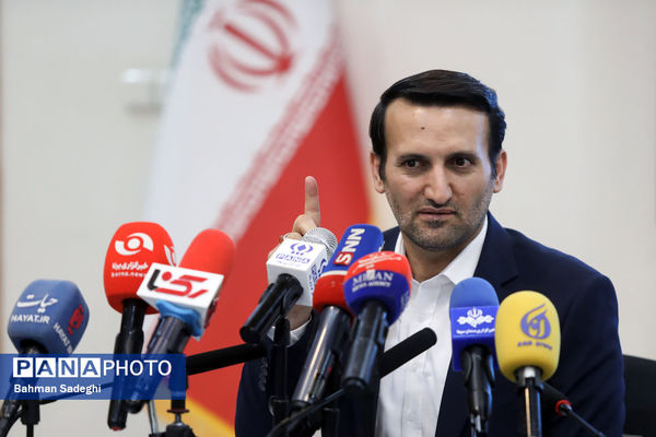 افزایش تعداد معلمان و کاهش تراکم کلاس‌ها در سال تحصیلی جاری/ احتمال آغاز توزیع شیر در مدارس دولتی تا ۱۰ روز آینده