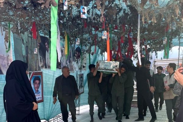 یادواره لاله‌های روشن در صالحیه؛ روایت نسل امروز برای ۲۳ قهرمان آسمانی