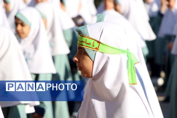 مراسم صبحگاه مهدوی در مدرسه شاهد نیک‌اندیشان