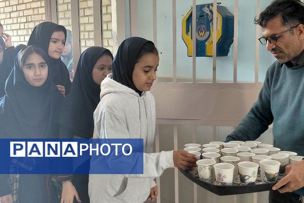 مراسم سوگواری و توزیع نذری به مناسبت شهادت حضرت فاطمه زهرا (س) در دبیرستان بعثت۲