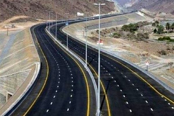 معاون وزیر راه: آزادراه شیراز - اصفهان نقش هدایت ترانزیت از مرکز به جنوب را بر عهده دارد