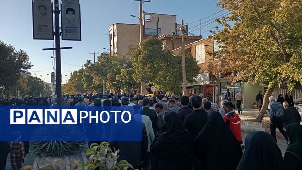 وداع باشکوه مردم قروه با پیکر مطهر شهید ایوب شیری