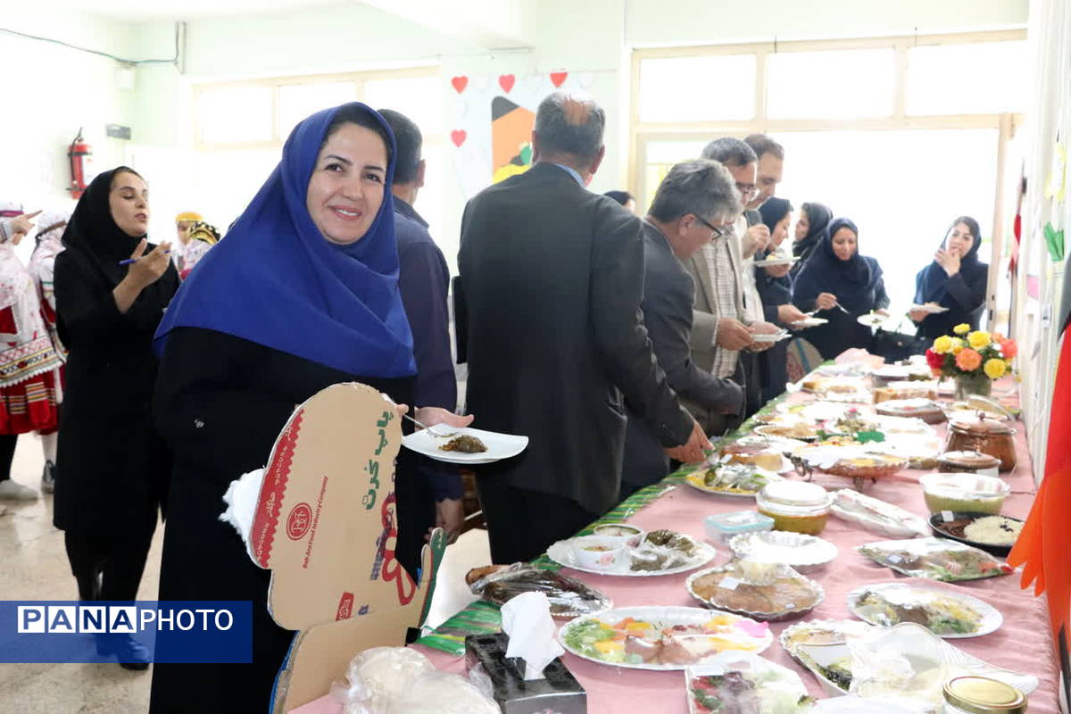 جشنواره غذای سالم در دبستان دخترانه سما شهرستان شیروان