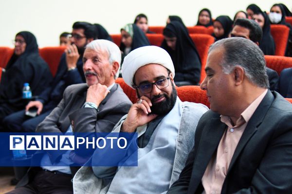 دانشجو؛ پرچم‌دار امید، آگاهی و حرکت به سوی پیشرفت