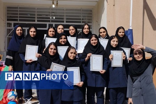 برگزاری المپیاد ورزشی درون‌مدرسه‌ای در مدرسه یاس‌نبی،فتح در بهارستان‌دو
