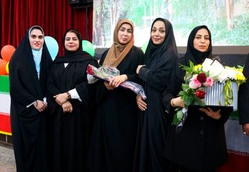 جشنی با رایحه دلنشین معلمی در لامرد