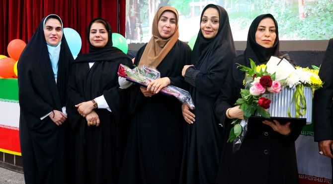 جشنی با رایحه دلنشین معلمی در لامرد