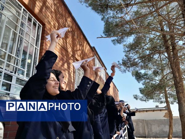  موشک آرزوها در هفته بهداشت روان در مدرسه مادرمهربان خلیل آباد