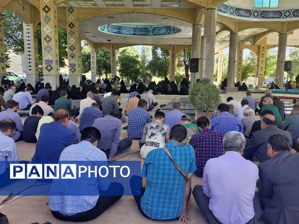 مراسم دعای روز عرفه در شهرستان بروجن 