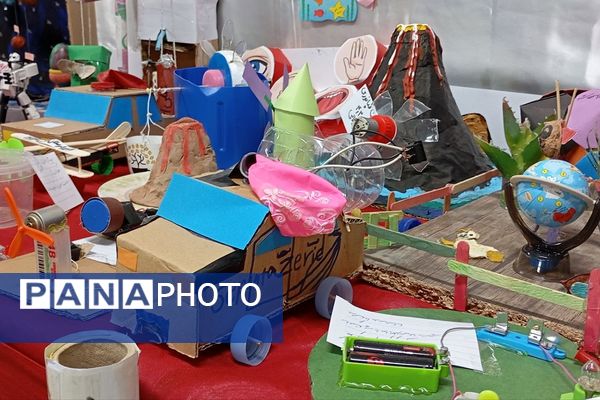 گرامیداشت «هفته پژوهش» در دبستان شهید دکتر چمران ناحیه دو شهرری 