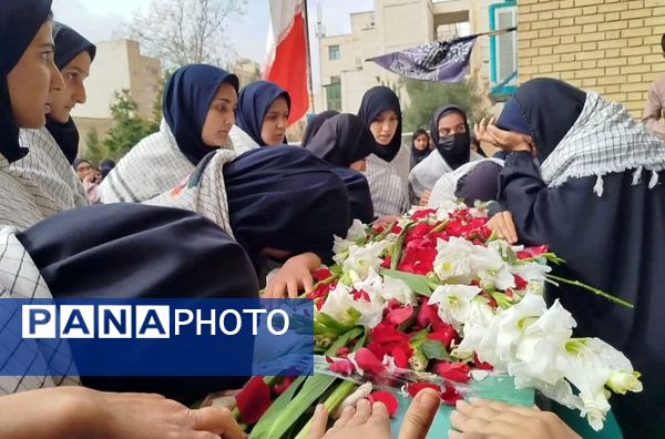 تشییع شهید گمنام در مدارس ناحیه 4 شیراز