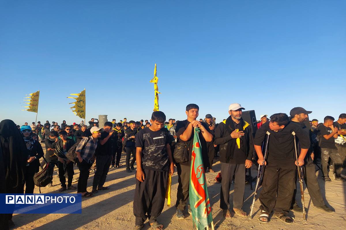 مراسم استقبال از کاروان زائرین پیاده دانش‌آموزی در مشهد