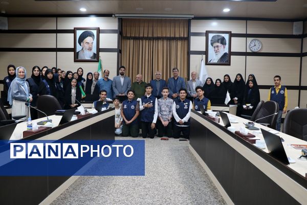 نشست هم‌اندیشی دانش‌آموز خبرنگاران پانا با معاون امنیتی و انتظامی استانداری خراسان رضوی 