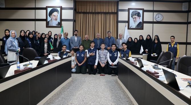 نشست هم‌اندیشی دانش‌آموز خبرنگاران پانا با معاون امنیتی و انتظامی استانداری خراسان رضوی 