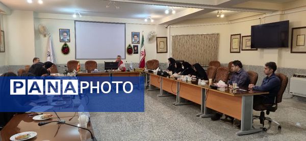 جلسه آموزشی ویژه مراقبان سلامت مدارس کاشان
