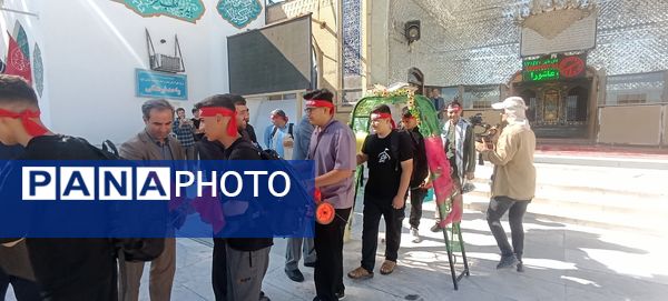 بدرقه دانش‌آموزان اعزامی به پیاده‌روی اربعین 